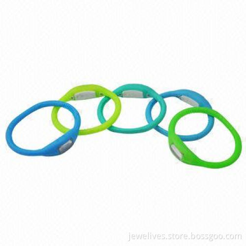 Promotional Silicone Bracelets with Heat and Freeze-resistant, Easy to Clean